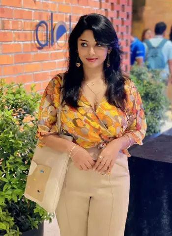 Neetu - 26 years, Bohemian Fashion, Photographer, 32-22-34