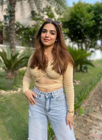 Soniya - 22 years, Trendy Fashion, Student, 32-22-34