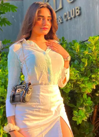 Jahnavi - 23 years, Bohemian Fashion, Musician, 32-22-34